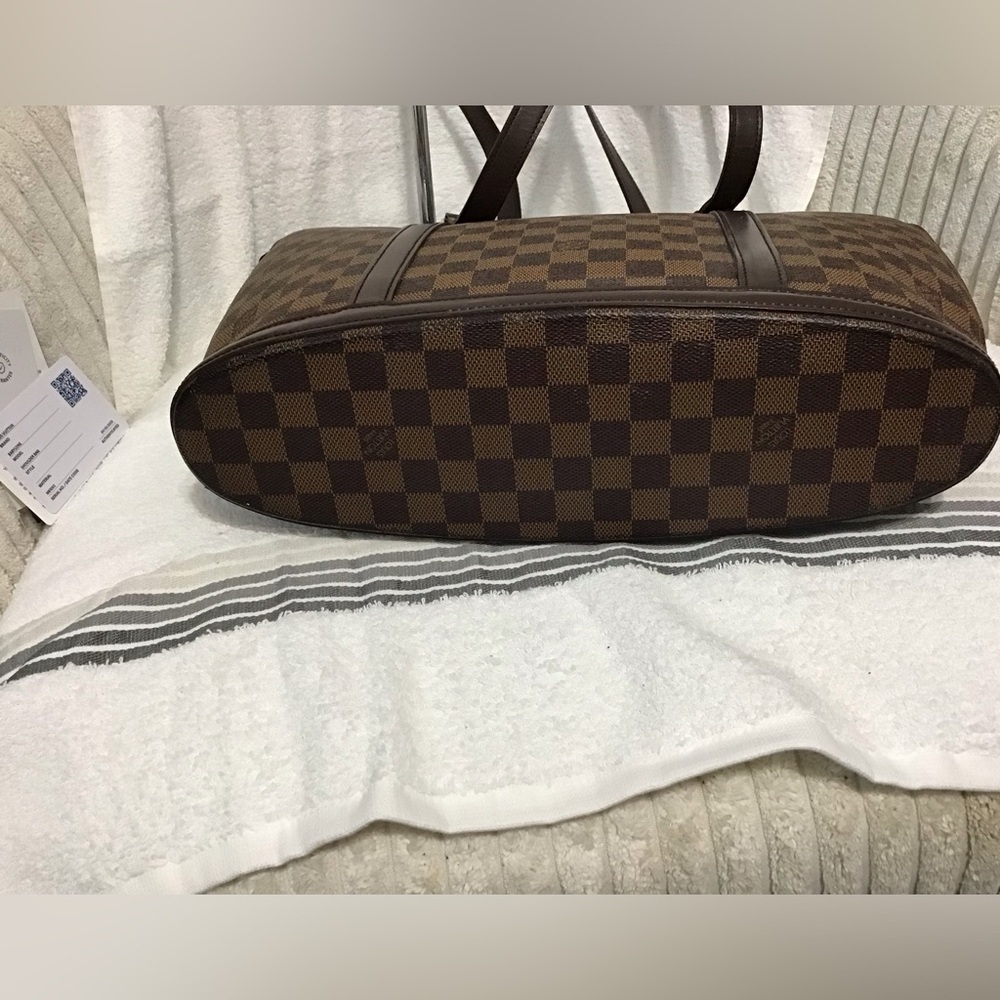 Louis Vuitton Bag - Picture 9 of 16